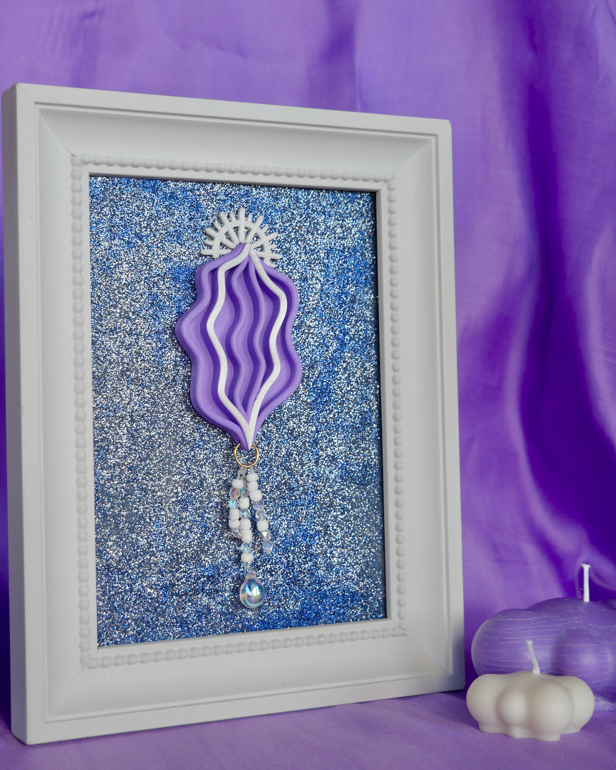 Vulva Discharge Frame - Sally