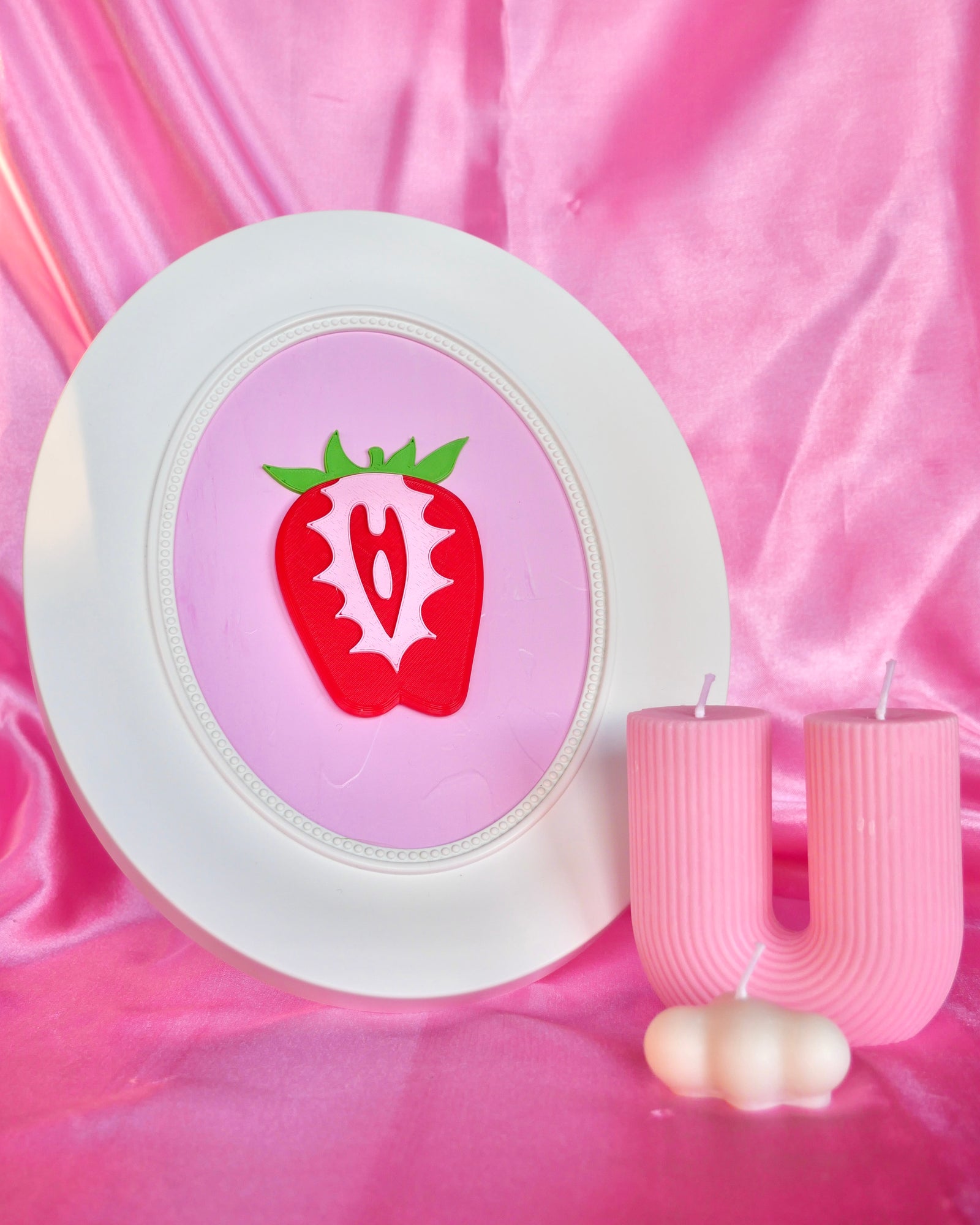 Strawberry Vulva Frame