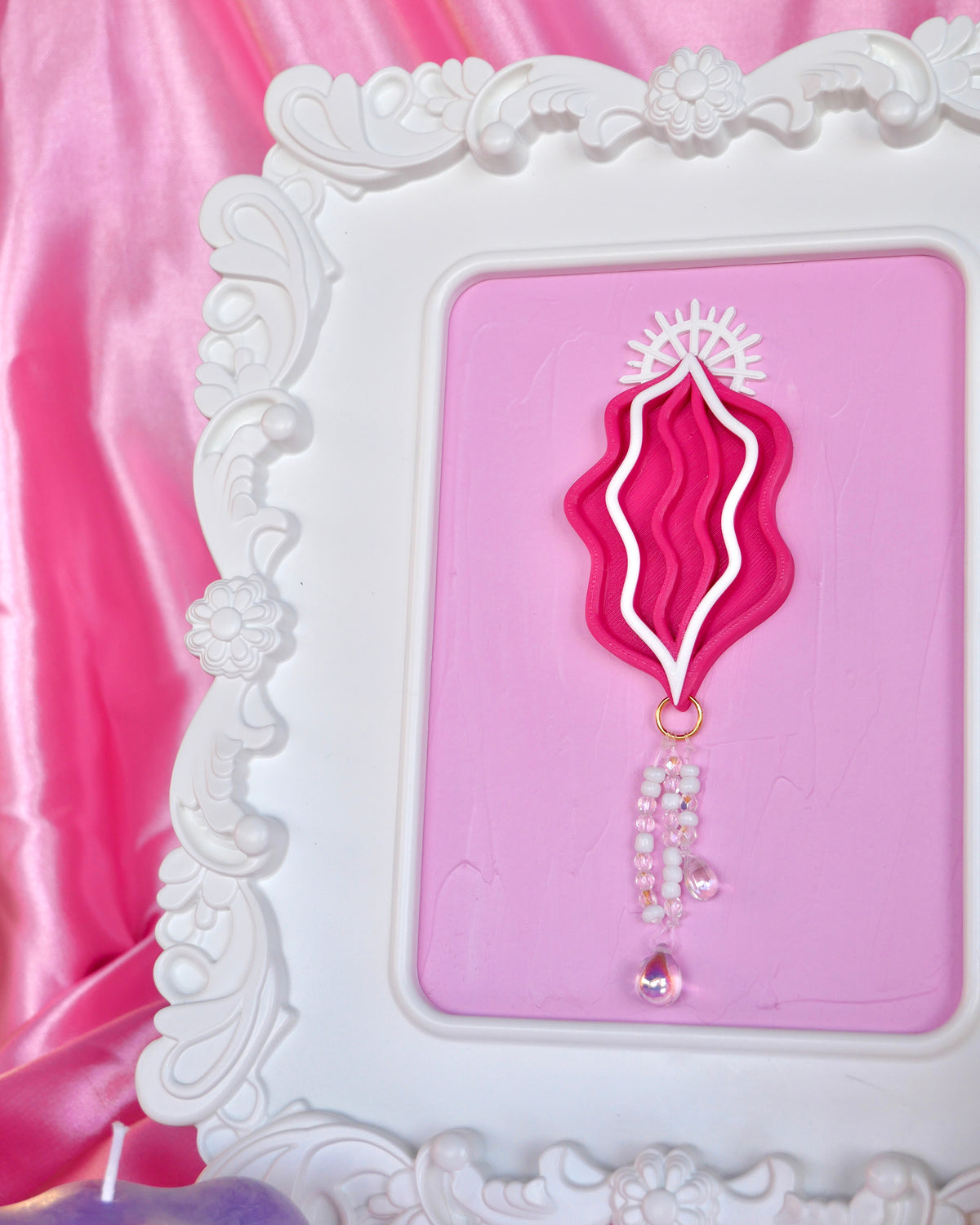 Discharge Vulva Frame - Gillian